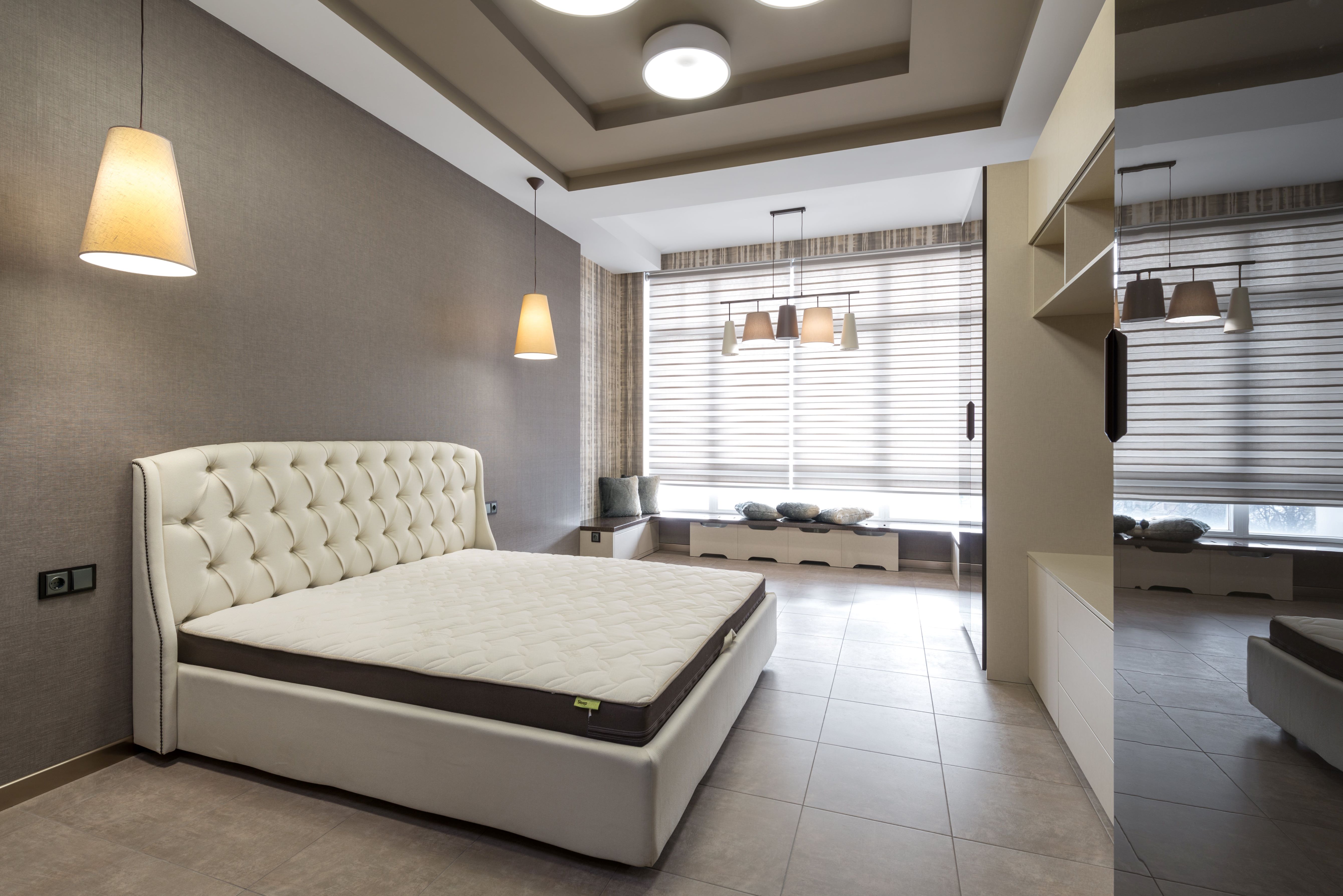 Wybór łóżka 160x200 z materacem – jak powinien przebiegać